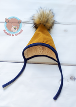 Load image into Gallery viewer, Camel Waffle Pixie Hat- 3-6m