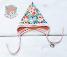 Load image into Gallery viewer, Pretty Lace Floral Pixie Hat- 3-6m
