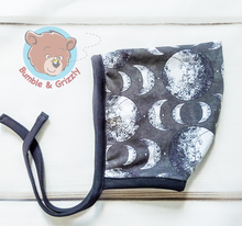 Load image into Gallery viewer, Black Moon Phases Pixie Hat-9-12m