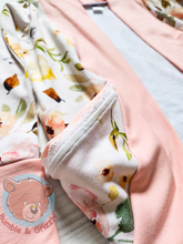 Load image into Gallery viewer, Pretty Floral and Lace Cocoon Cardi- 3T-6