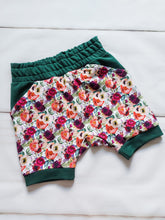 Load image into Gallery viewer, Roses Grow Along Shorts And Tee Set- 3-6 Year
